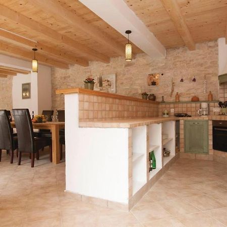 Villa 704 Batlug Luaran gambar